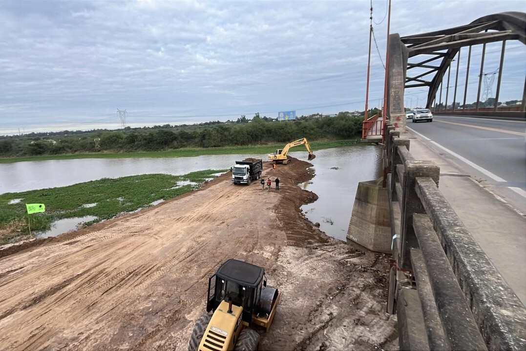 La colocaci&oacute;n de los pilotes del nuevo puente inicia a fines de mes