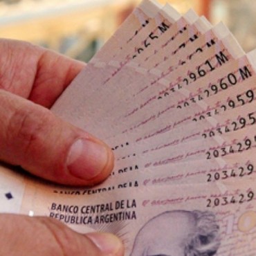 Los dep&oacute;sitos en pesos subieron veintisiete por ciento interanual en junio 
