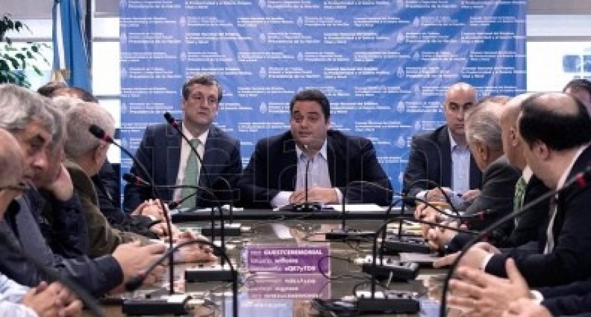 El Gobierno convocar&aacute; en agosto a negociar el salario m&iacute;nimo 