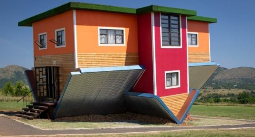 Sud&aacute;frica tiene un barrio con casas que est&aacute;n al rev&eacute;s 