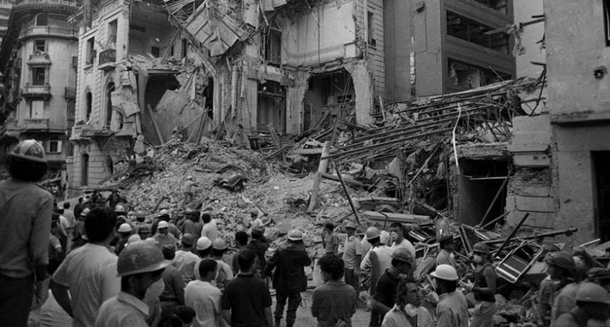 Emilia Gonz&aacute;lez Cian: "El atentado a la AMIA est&aacute; atravesado por ineptitud y complicidad".