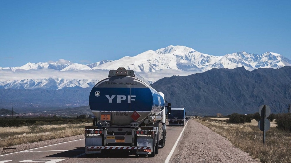 Argentina presenta un escrito para mantener la suspensi&oacute;n de la entrega de acciones de YPF
