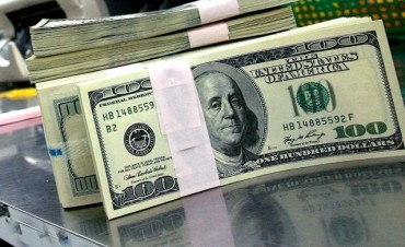 Los dep&oacute;sitos en d&oacute;lares crecieron casi doce por ciento en julio