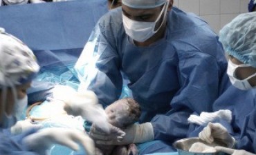 Alrededor de cuarenta por ciento de los partos es por ces&aacute;rea en Argentina