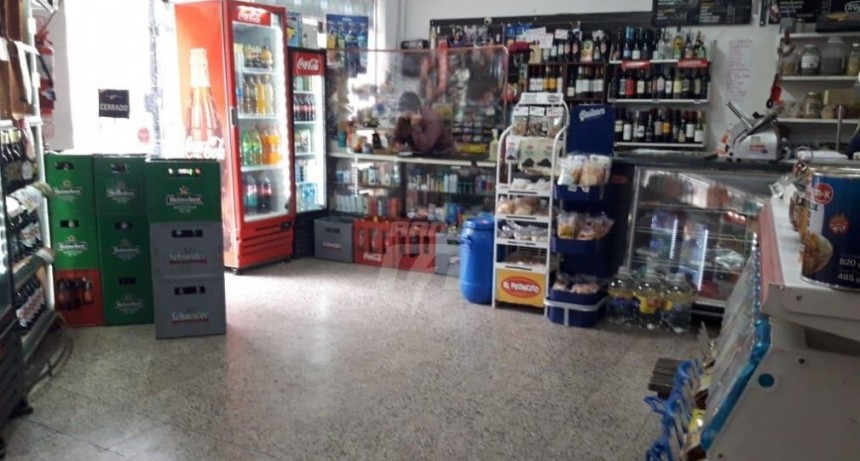 Kiosqueros y almaceneros piden extender el horario de atenci&oacute;n