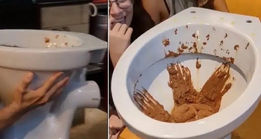Restaurante sirve helado de chocolate en un inodoro