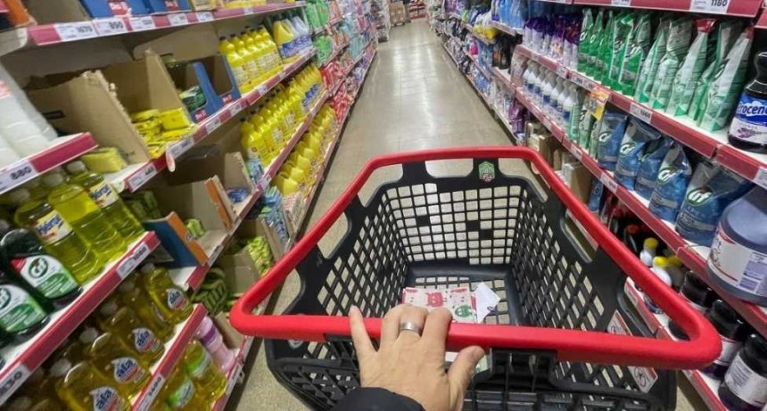 Leve recuperaci&oacute;n del consumo masivo en julio