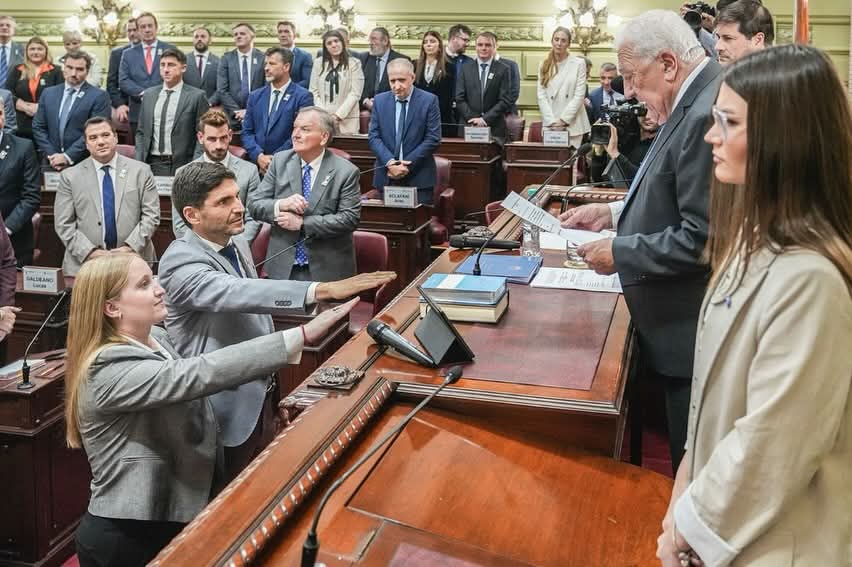 Cinco plenarios para votar la reforma de la Constituci&oacute;n