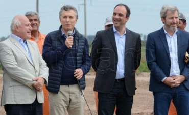 Macri exhort&oacute; a hacer obras para que la gente pudiera mejorar y progresar
