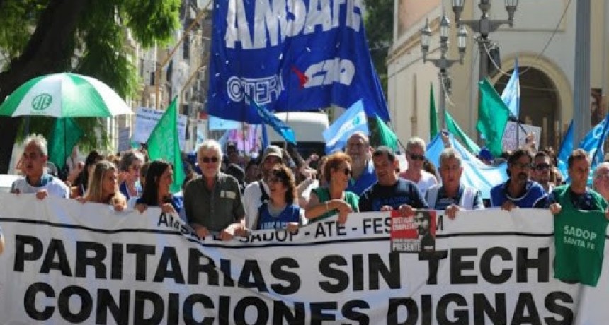 Pedro Bay&uacute;gar considera que las sumas negro son un retroceso