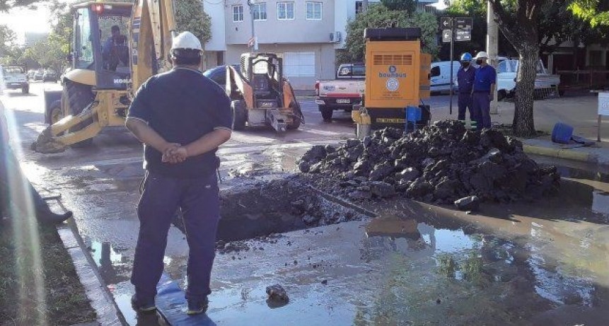 ASSA trabaja para mejorar la situaci&oacute;n del agua en barrio Candioti