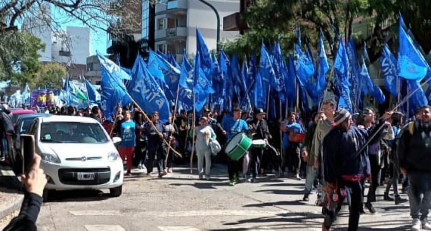 Organizaciones marcharon en Santa Fe por el intento de homicidio a la vicepresidenta