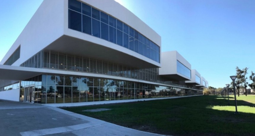 Media sanci&oacute;n para que m&eacute;dicos sub 50 puedan ingresar a hospitales de la provincia de Santa Fe