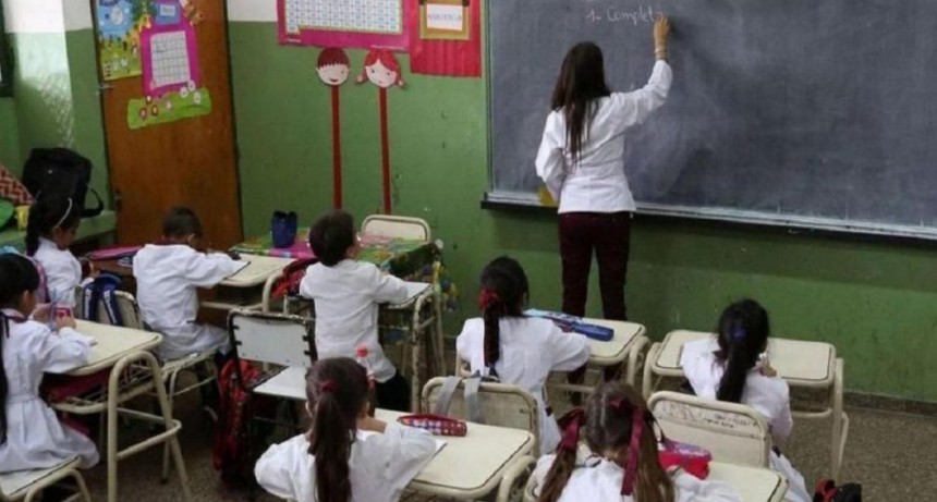 Avances en educaci&oacute;n primaria y deudas en secundaria