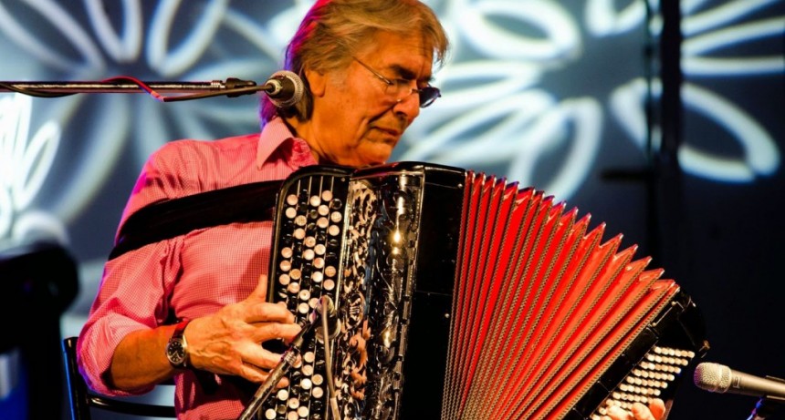 Micro Cultural:  Ra&uacute;l Barboza