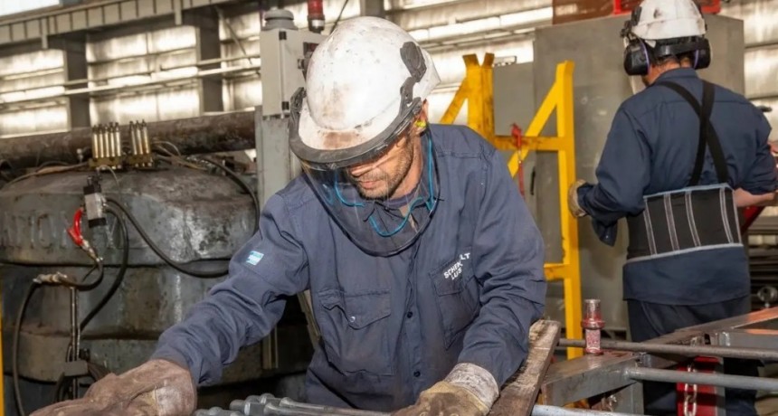 El empleo privado se redujo en julio