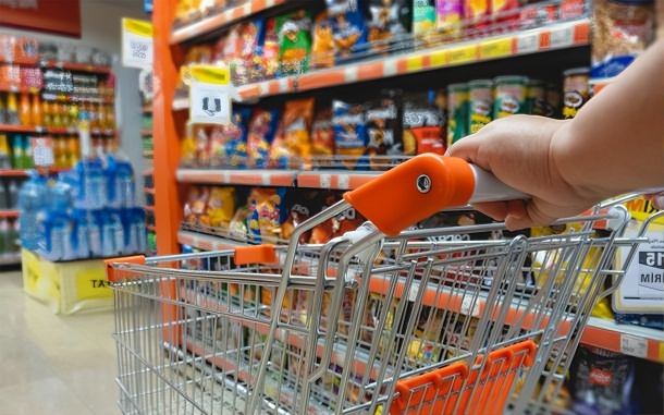 Cay&oacute; el consumo en comercios de cercan&iacute;a