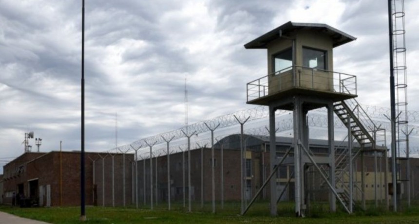 Va a ser hisopado el agente penitenciario tomado de reh&eacute;n por un preso con covid