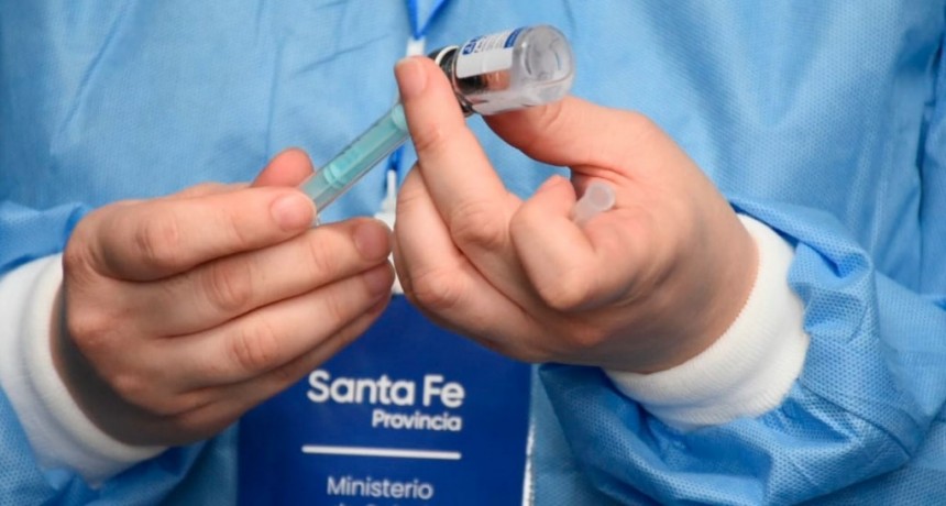 Se vacunar&iacute;a contra el covid en escuelas