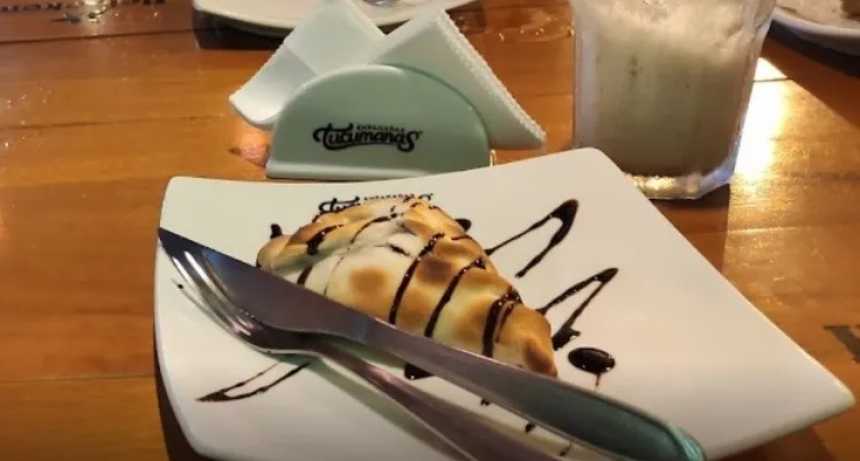 Tucumanos venden empanadas con dulce de leche en Brasil