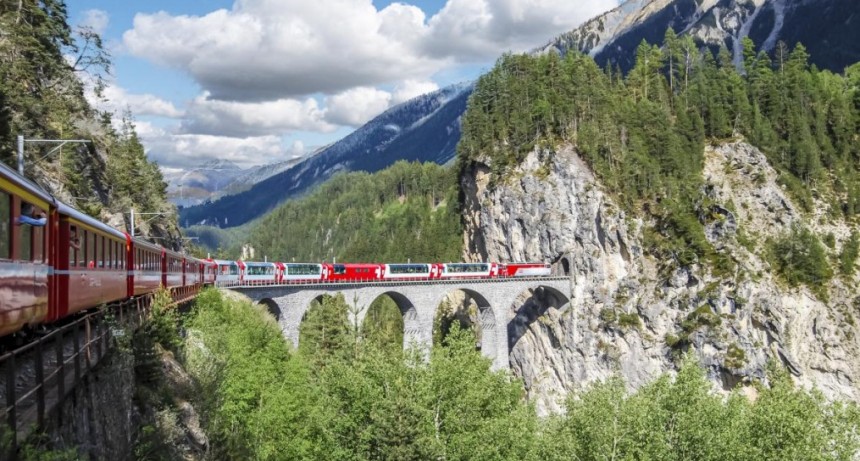 Suiza present&oacute; el tren m&aacute;s largo del mundo