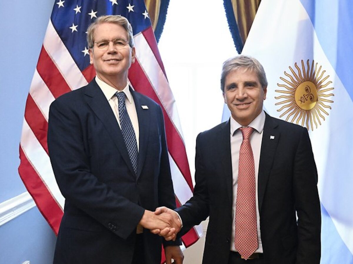 Caputo y Bessent definen una ingeniera financiera para el swap de 20.000 millones de d&oacute;lares