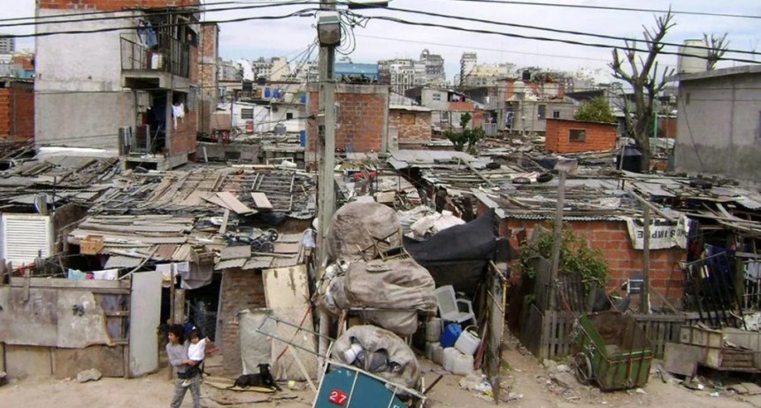 La ministra de Desarrollo discrepa con Naci&oacute;n sobre n&uacute;meros de pobreza