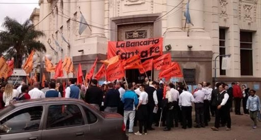 Bancarios negociaron nuevo aumento salarial 