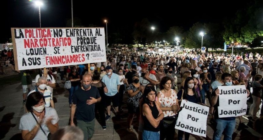 Rosarinos v&iacute;ctimas de la inseguridad vinieron a la ciudad para hablar con el Gobernador