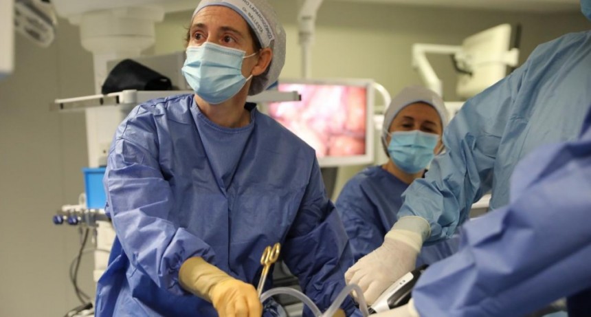 Realizan un abrazo simb&oacute;lico a hospitales para visibilizar la falta de profesionales de la Salud