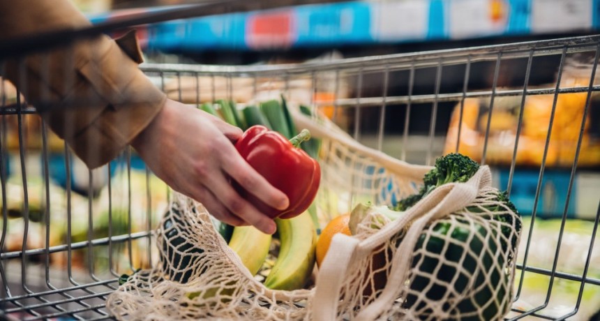 El consumo en supermercados cay&oacute; un 11%