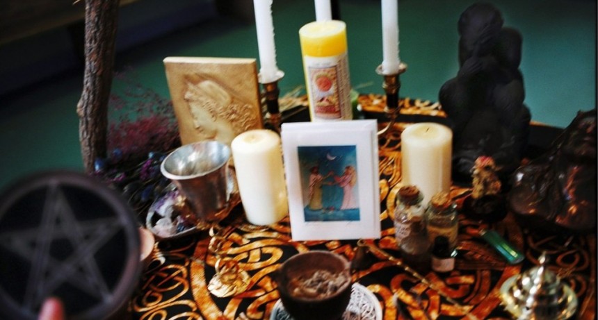 Reino Unido presenta una maestr&iacute;a en Magia y Ocultismo