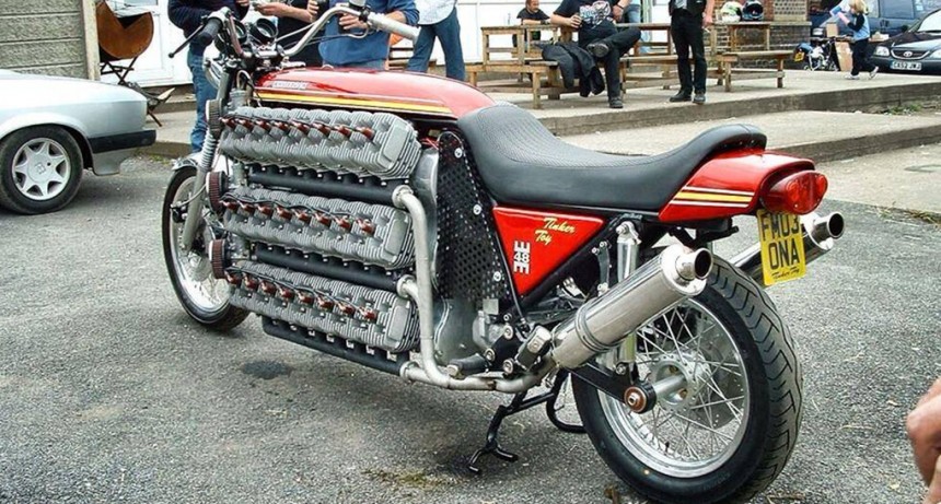 Presentan la moto con m&aacute;s cilindros del mundo