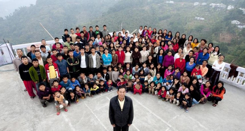  Familia de 190 integrantes viven bajo el mismo techo