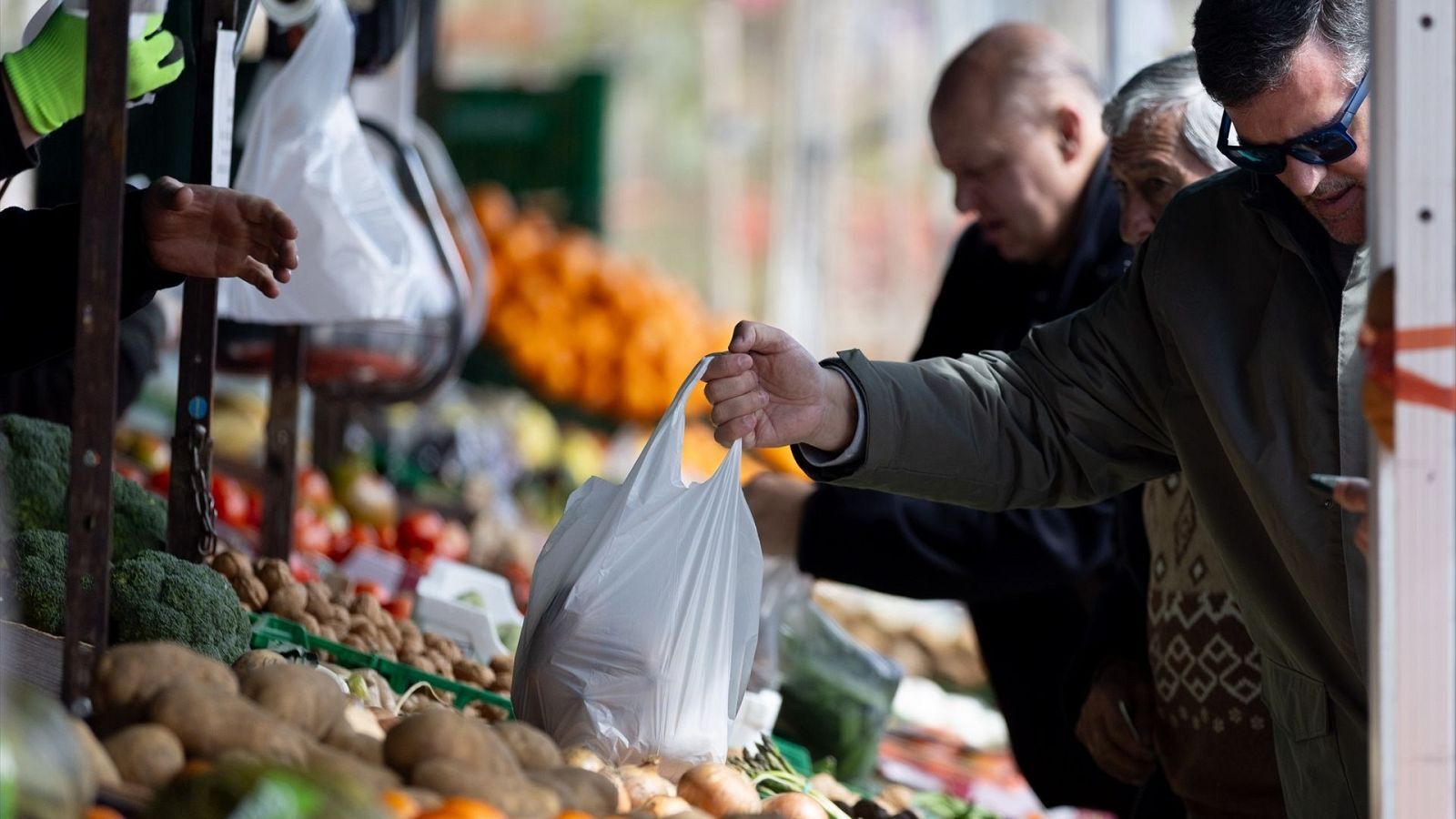 La inflaci&oacute;n de octubre se ubicar&iacute;a entre 2,1% y 2,8%