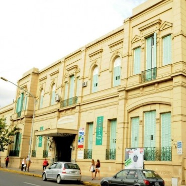 El vacunatorio del hospital Cullen se encuentra cerrado 