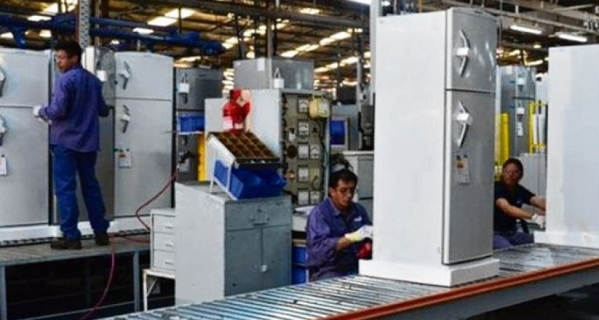 La industria retrocedi&oacute; cerca de siete por ciento en octubre 