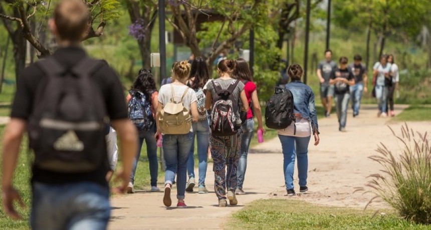 La UNL inscribe para Becas