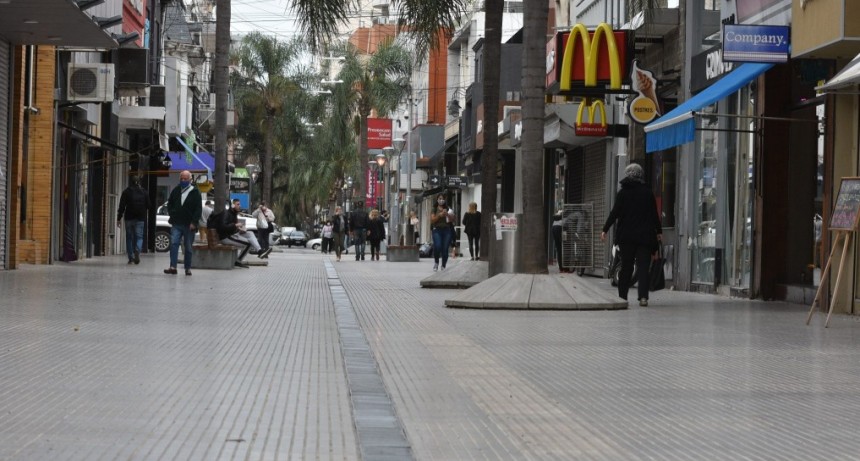 Los comercios podr&aacute;n abrir este domingo de 17 a 22 horas