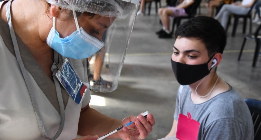 Cerca del 75 % ya recibi&oacute; las 2 dos dosis contra el covid en Santa Fe