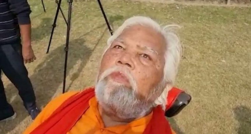 Un indio estuvo durante una hora frente al sol sin parpadear