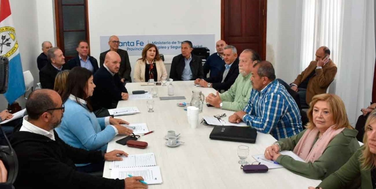 Se retoman las negociaciones salariales para cerrar el 2022