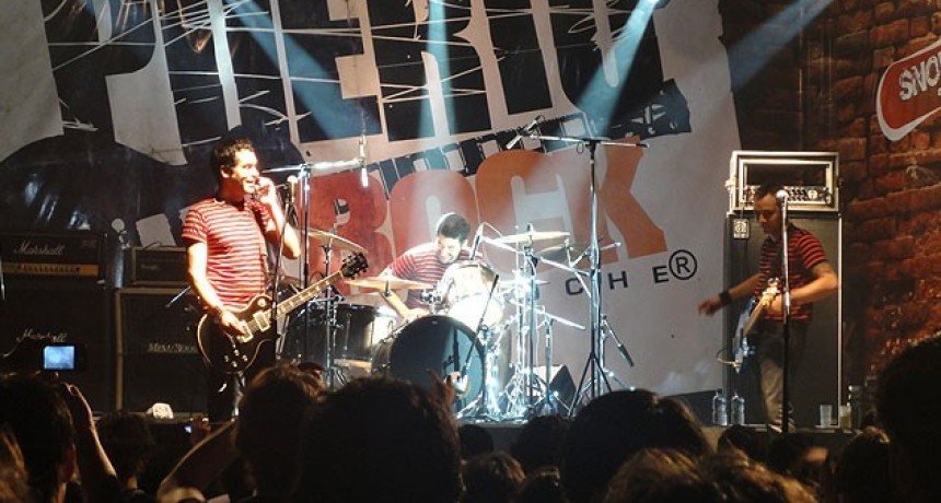 Filman fantasma en ba&ntilde;o de boliche en Bariloche