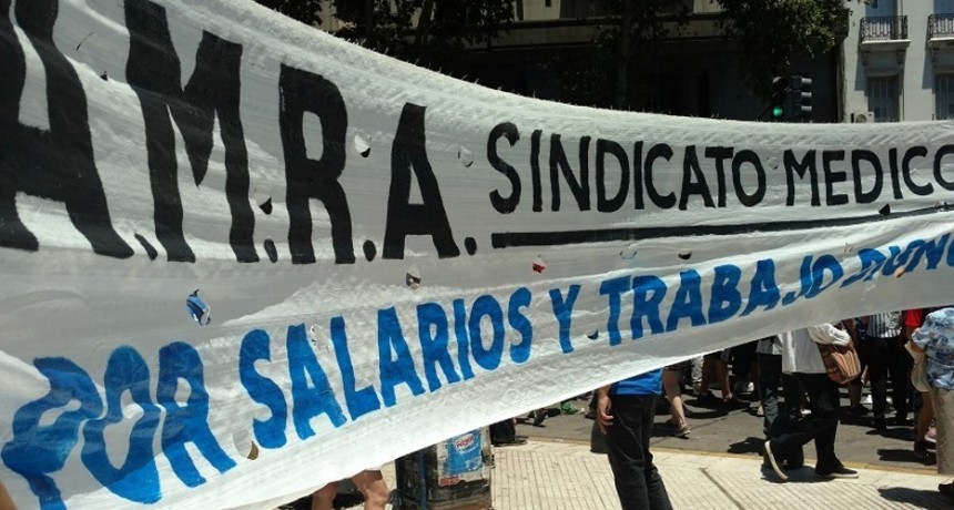  M&eacute;dicos aceptaron la oferta salarial pero siguen exigiendo pases a planta