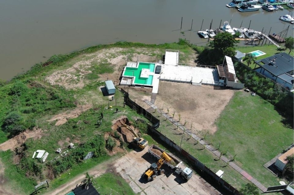 La Provincia tir&oacute; abajo una obra clandestina privada en Alto Verde